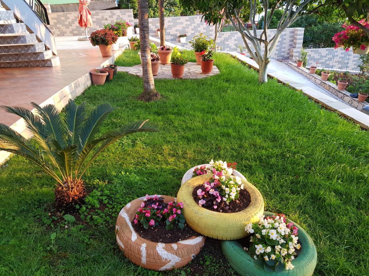 Meminaj Sea View And Garden Willa Wlora